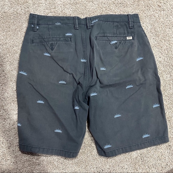 Vans Men’s shorts - Picture 3 of 3